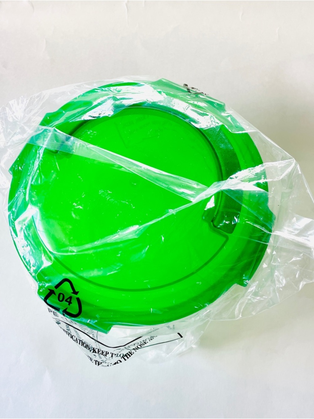 NWT LocknLock Reusable Food Container Green Lid